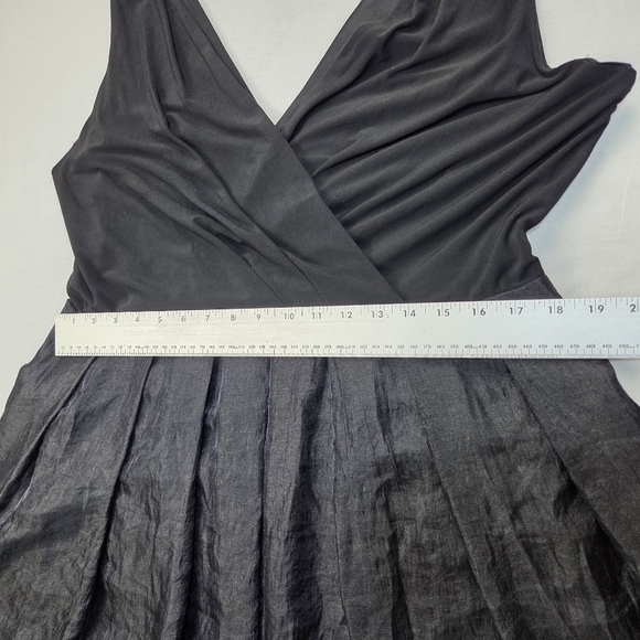 Adrianna Papell Woman 16W Black Sleeveless V-Neck Midi Dress Pleated Skirt - Picture 11 of 13